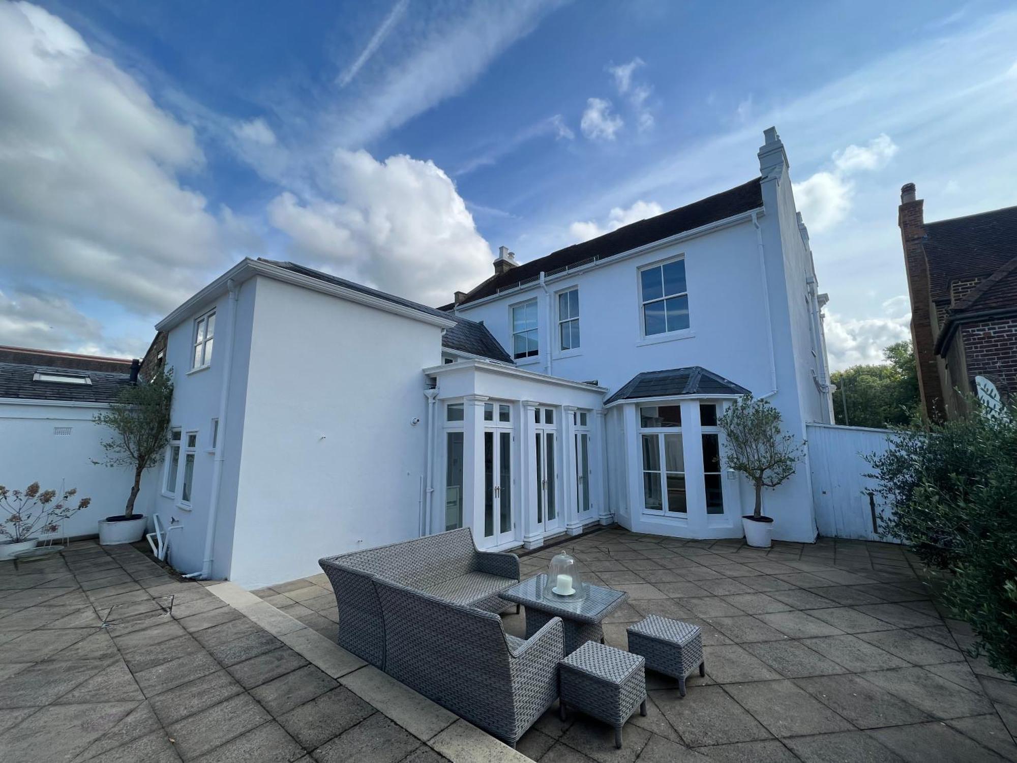Willow House, Georgian In
